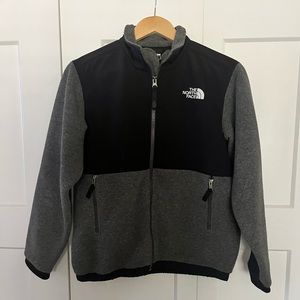 Boys NorthFace Denali Jacket size large. EUC